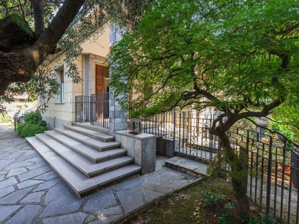 casa indipendente in vendita a Castellanza in zona Castegnate