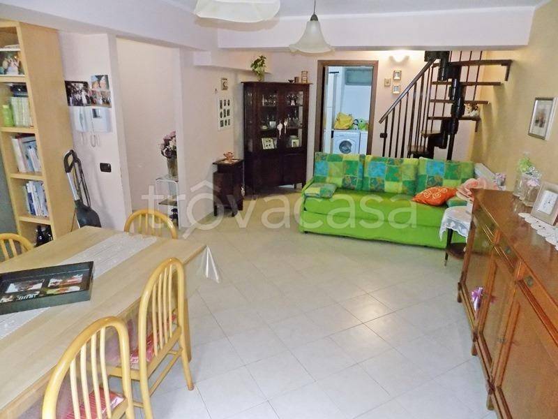 appartamento in vendita a Castellanza in zona Castegnate