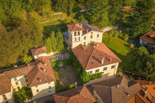 villa in vendita a Castello Cabiaglio
