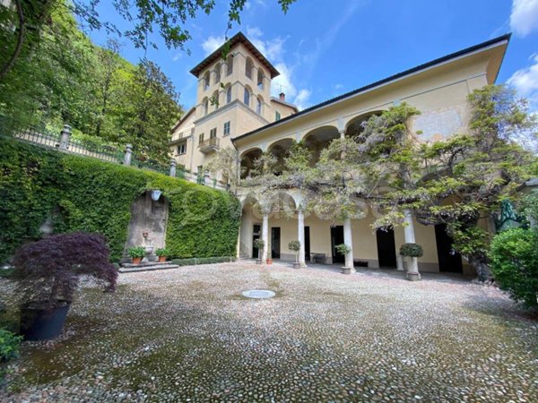 villa in vendita a Castello Cabiaglio