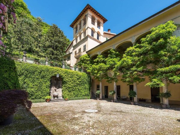 villa in vendita a Castello Cabiaglio
