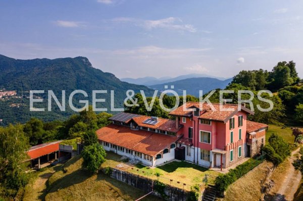 villa in vendita a Castello Cabiaglio