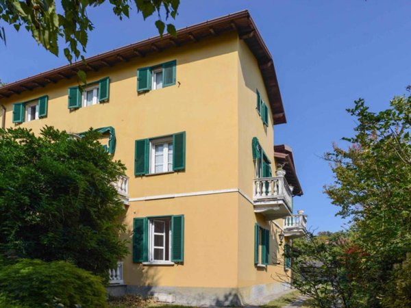 casa indipendente in vendita a Castello Cabiaglio