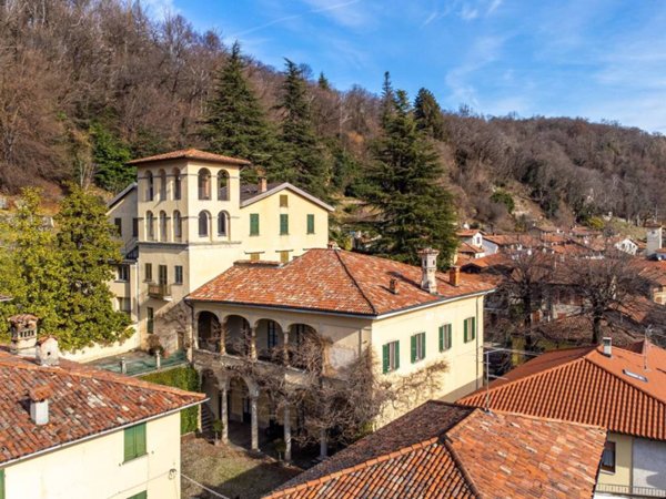 villa in vendita a Castello Cabiaglio