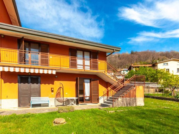 intera palazzina in vendita a Castello Cabiaglio