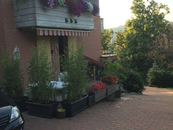 casa indipendente in vendita a Castello Cabiaglio