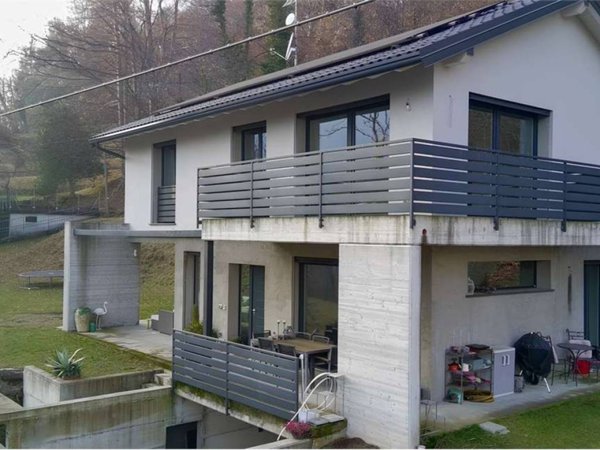 casa indipendente in vendita a Castello Cabiaglio