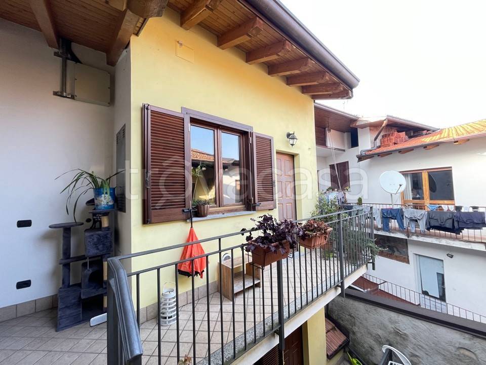 appartamento in vendita a Castello Cabiaglio