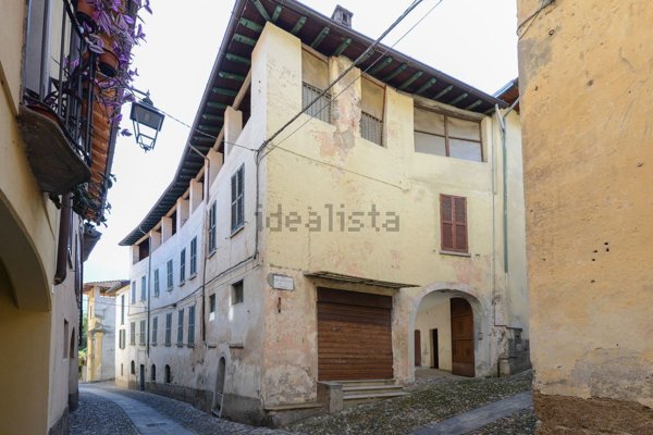 villa in vendita a Castello Cabiaglio