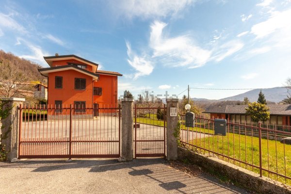 villa in vendita a Castello Cabiaglio