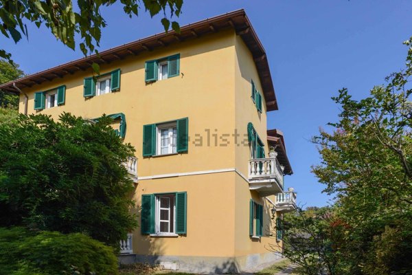 casa indipendente in vendita a Castello Cabiaglio