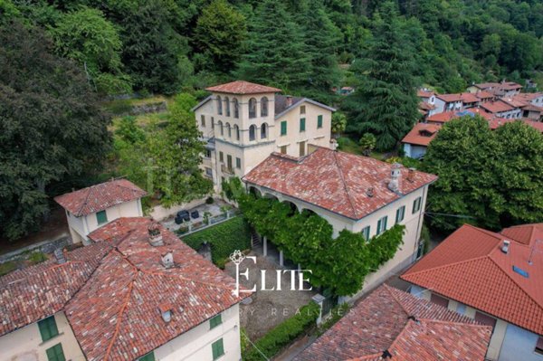 casa indipendente in vendita a Castello Cabiaglio