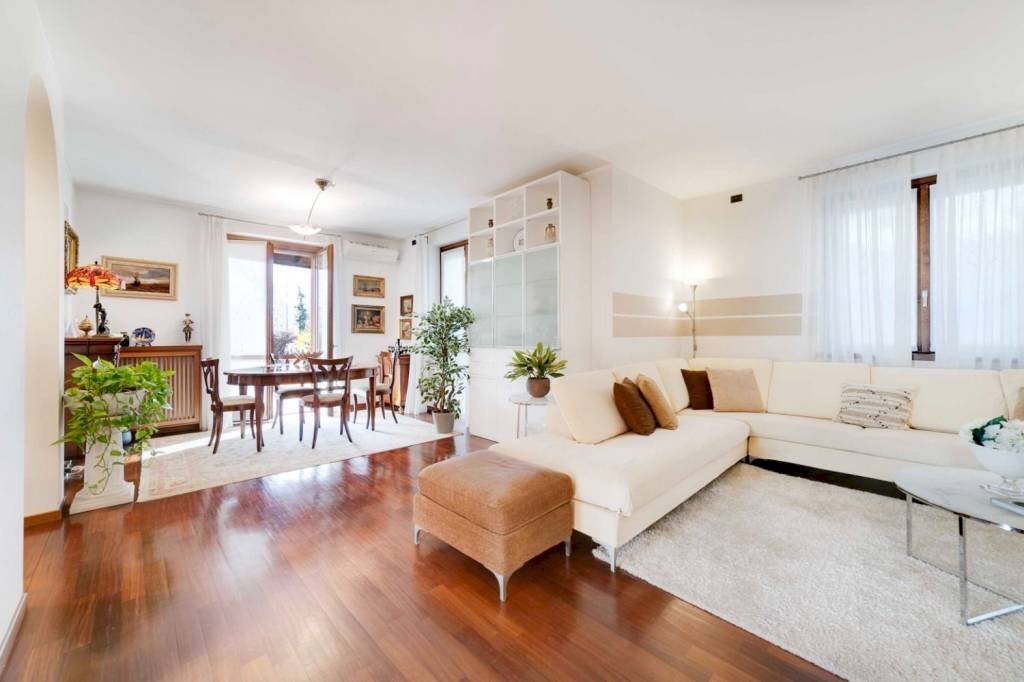 casa indipendente in vendita a Castelseprio