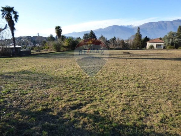 terreno edificabile in vendita a Castelveccana in zona Nasca