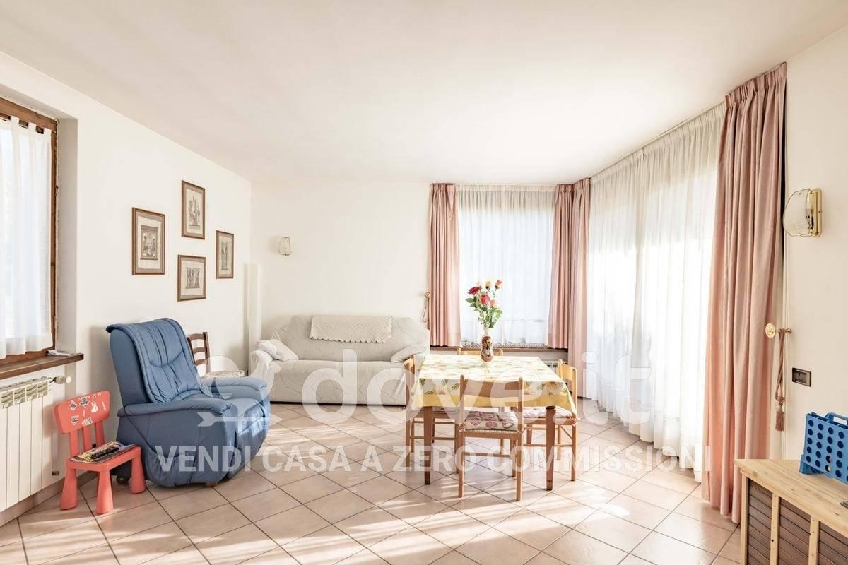 casa indipendente in vendita a Castelveccana