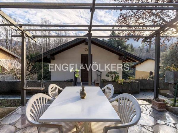 casa indipendente in vendita a Castelveccana in zona Caldé