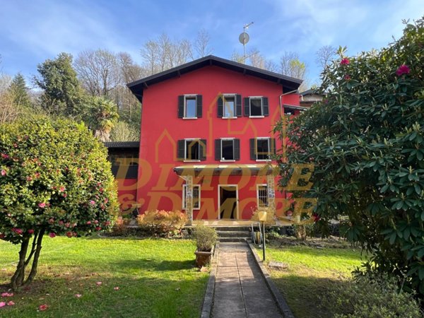casa indipendente in vendita a Castelveccana in zona Caldé