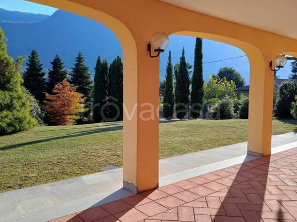 casa indipendente in vendita a Castelveccana in zona Castello