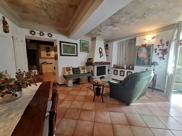 casa indipendente in vendita a Castelveccana in zona Castello
