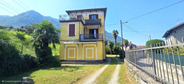 appartamento in vendita a Castelveccana in zona Caldé