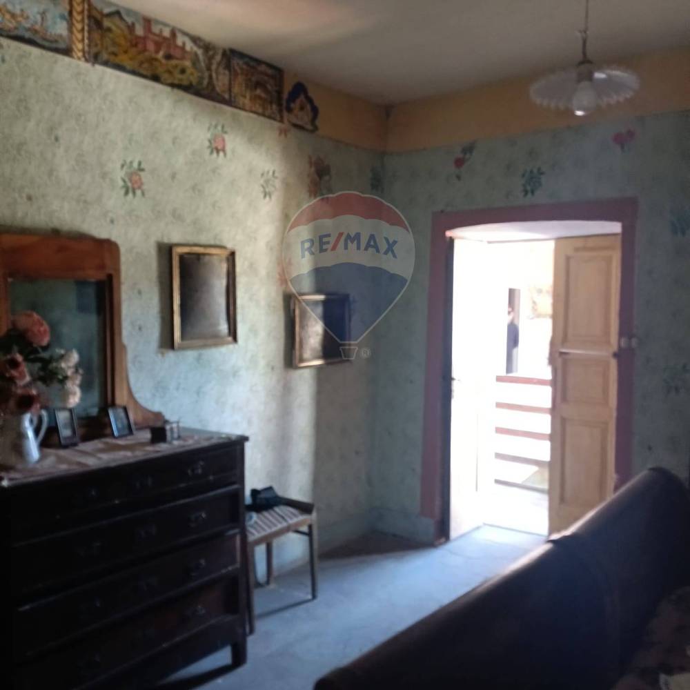 casa indipendente in vendita a Castelveccana