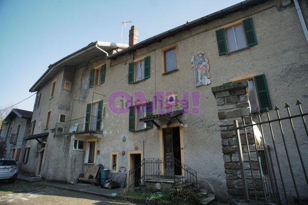 appartamento in vendita a Castelveccana in zona Caldé