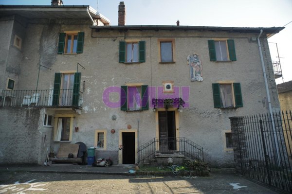 appartamento in vendita a Castelveccana in zona Caldé