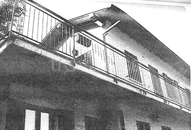 casa indipendente in vendita a Castelveccana