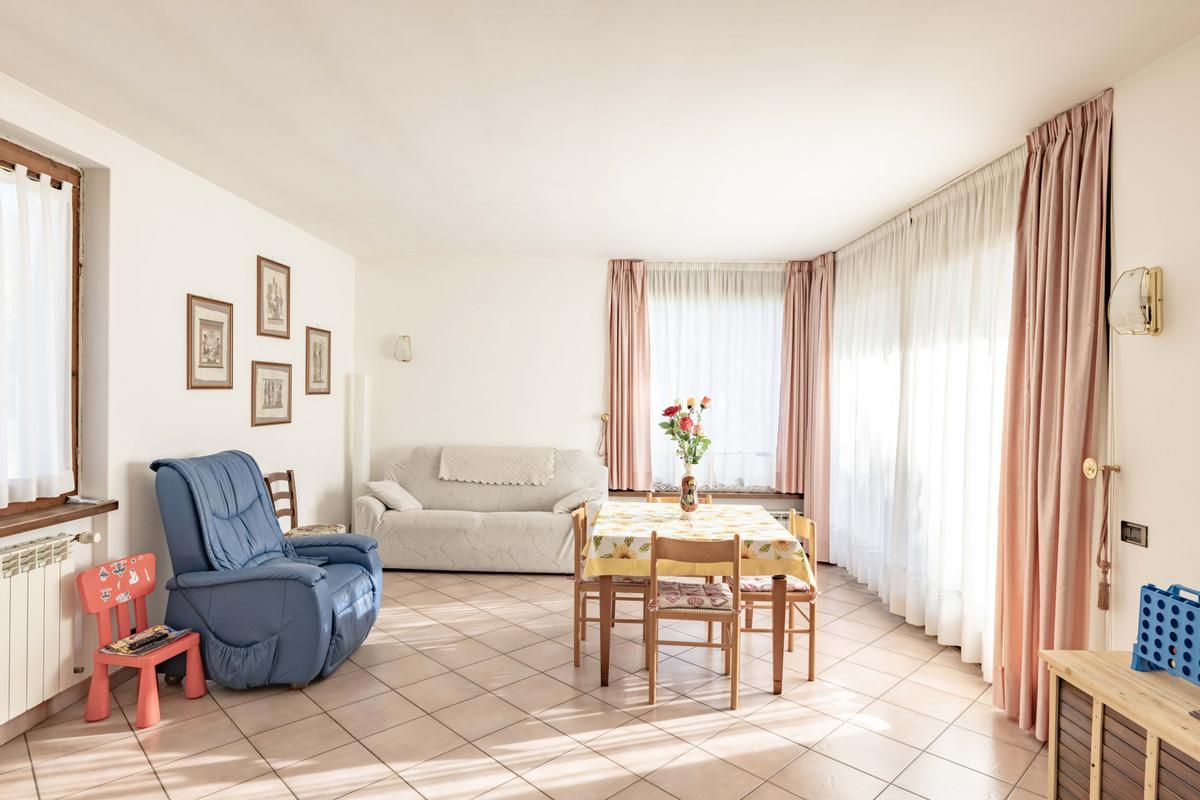 casa indipendente in vendita a Castelveccana in zona Castello