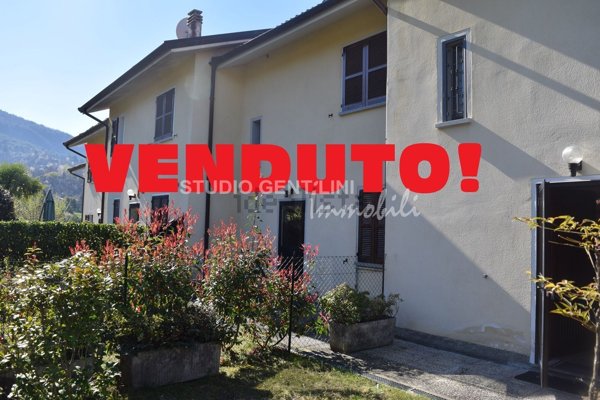 casa indipendente in vendita a Castelveccana