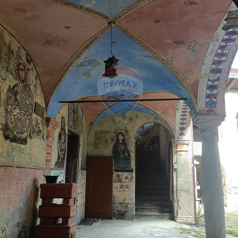 casa indipendente in vendita a Castelveccana in zona Castello