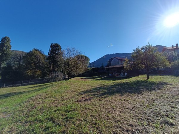 terreno edificabile in vendita a Castelveccana in zona Nasca
