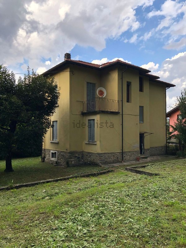 casa indipendente in vendita a Castelveccana
