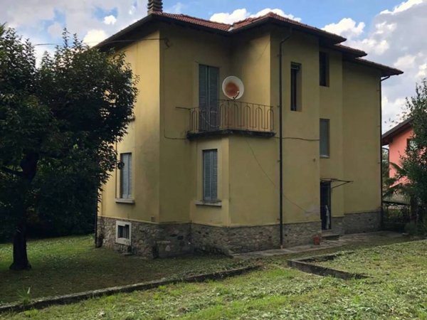 casa indipendente in vendita a Castelveccana in zona Nasca