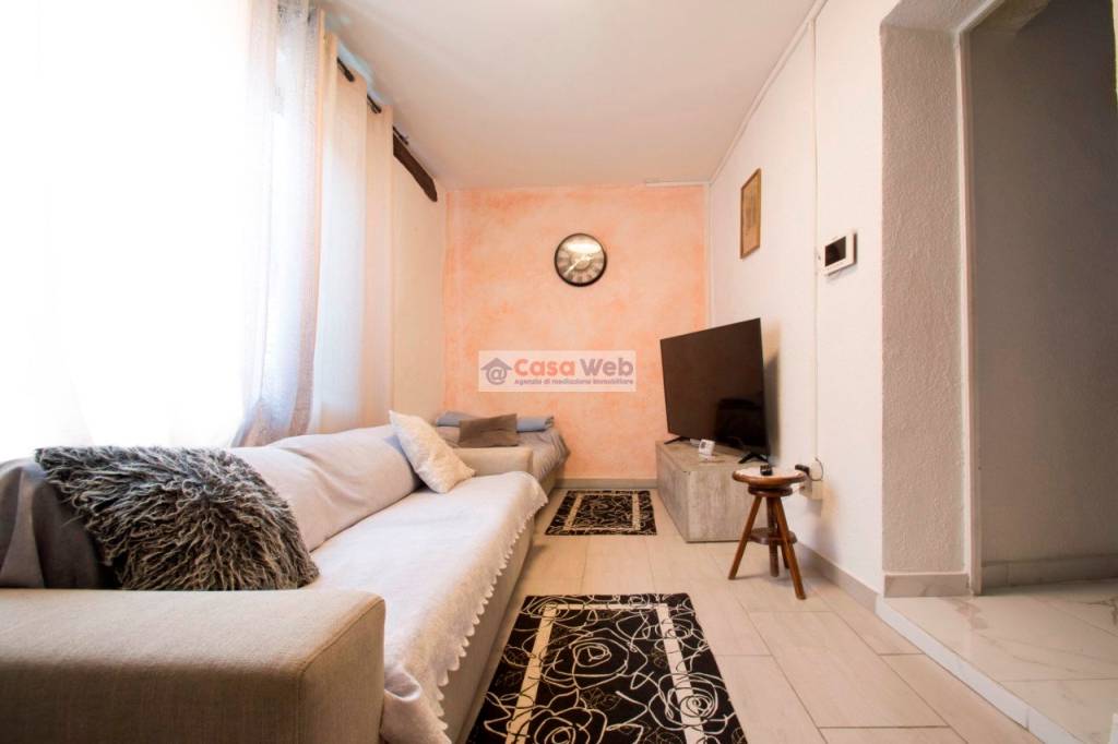 casa indipendente in vendita a Castelveccana in zona Castello