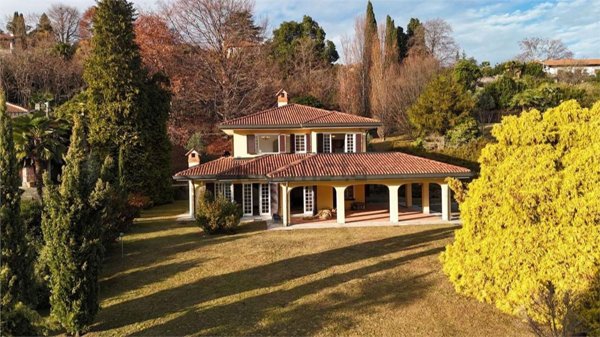 casa indipendente in vendita a Castelveccana in zona Castello