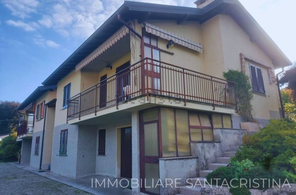 casa indipendente in vendita a Castelveccana