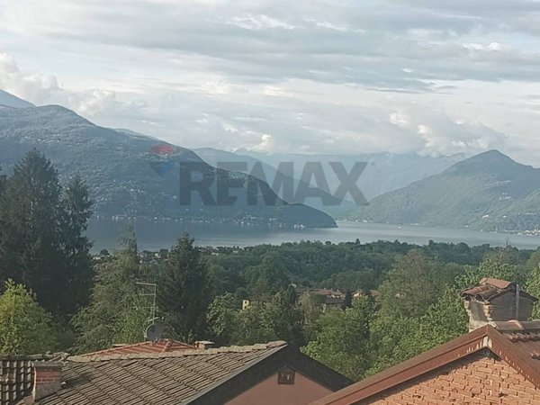 casa indipendente in vendita a Castelveccana in zona Castello