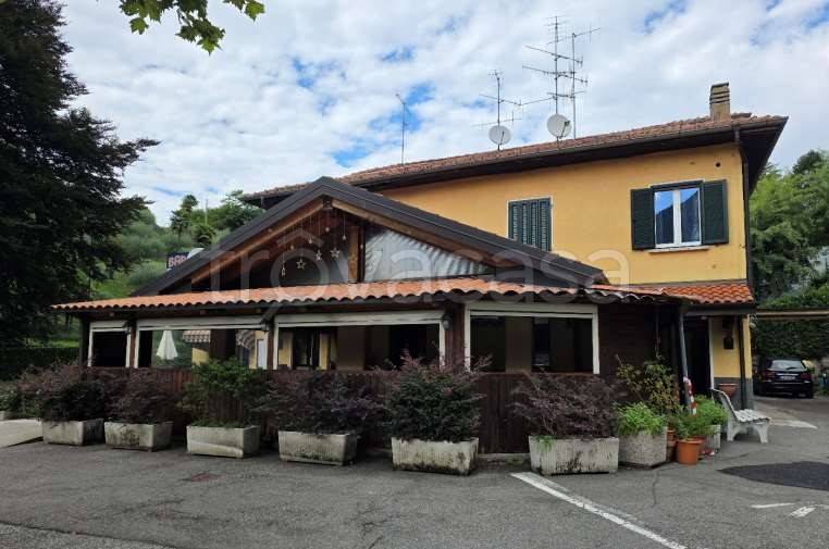 villa in vendita a Castelveccana in zona Castello