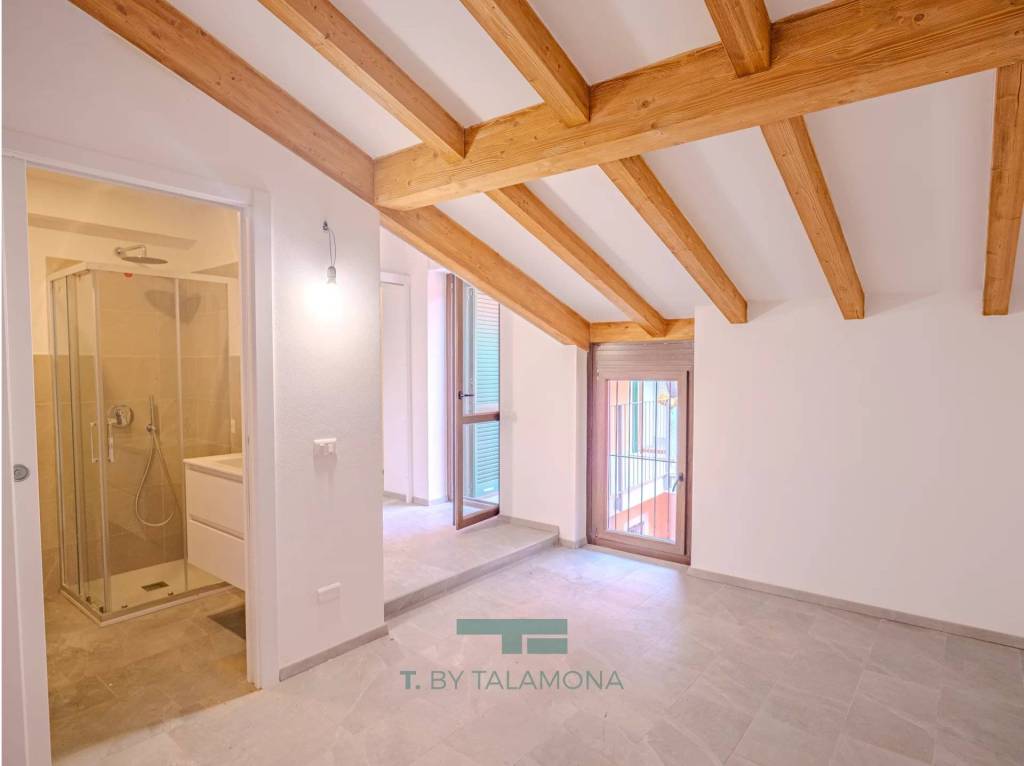 appartamento in vendita a Castelveccana in zona Nasca