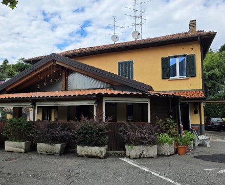 locale di sgombero in vendita a Castelveccana