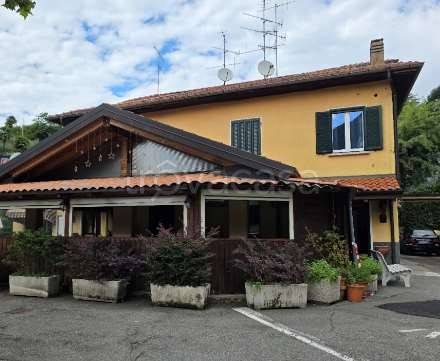 locale di sgombero in vendita a Castelveccana
