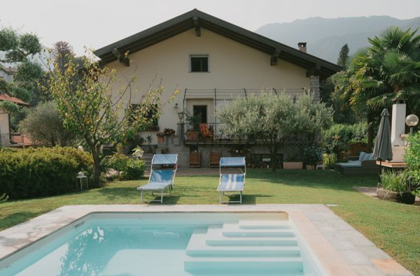 casa indipendente in vendita a Castelveccana