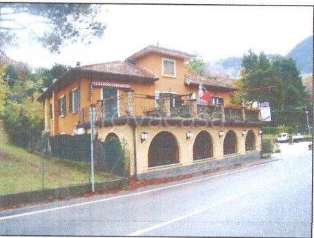 appartamento in vendita a Castelveccana in zona Castello