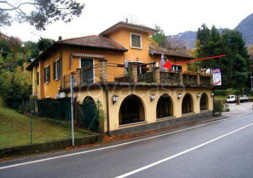 appartamento in vendita a Castelveccana in zona Castello