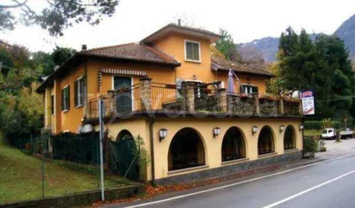 appartamento in vendita a Castelveccana in zona Castello