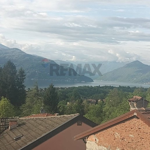 casa indipendente in vendita a Castelveccana