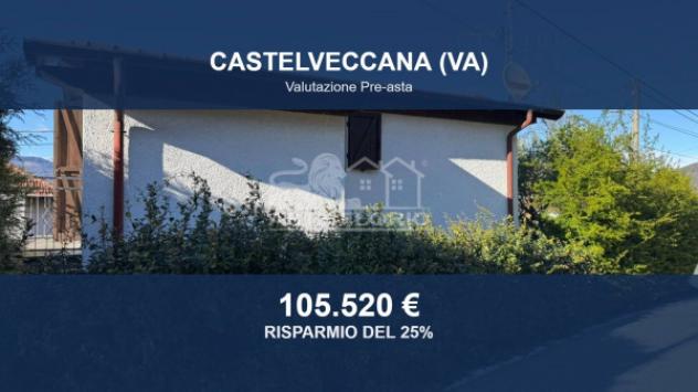 casa indipendente in vendita a Castelveccana in zona Sarigo