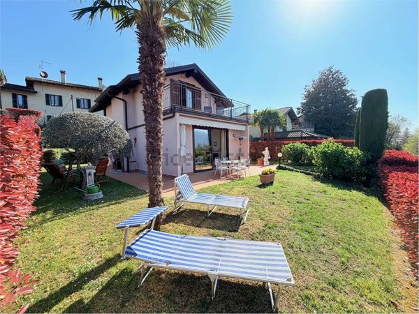casa indipendente in vendita a Castelveccana