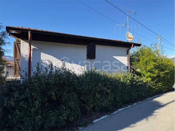 casa indipendente in vendita a Castelveccana in zona Sarigo